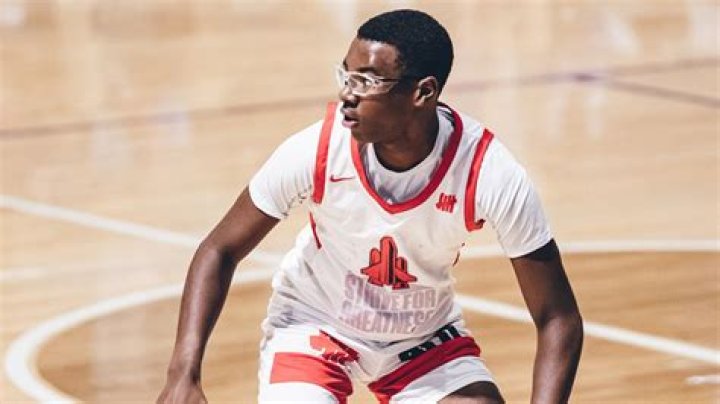 All About Bryce James: The Rising Star in Basketball