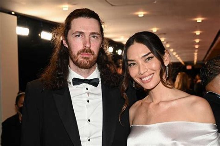 Discovering Hozier's Girlfriend: A Deep Dive into His Relationship and Personal Life