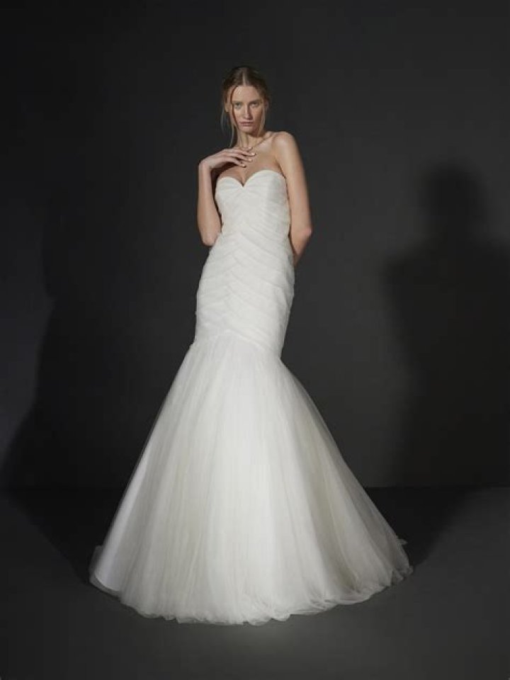 The Modern Style of Amelia Wang: A Timeless Approach to Bridal Wear